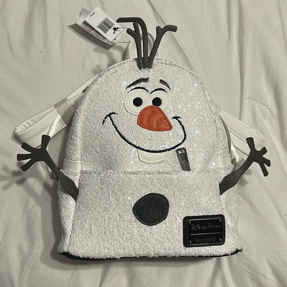 Loungefly Disney Parks Olaf. Added 2 official Disney Pins on Straps Anna & Elsa